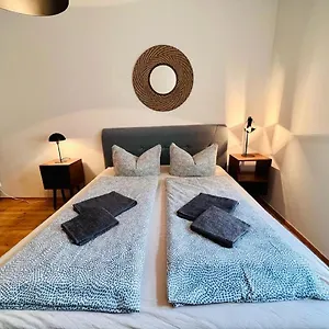 Apartment Alte Schoenhauser Lux, Berlin