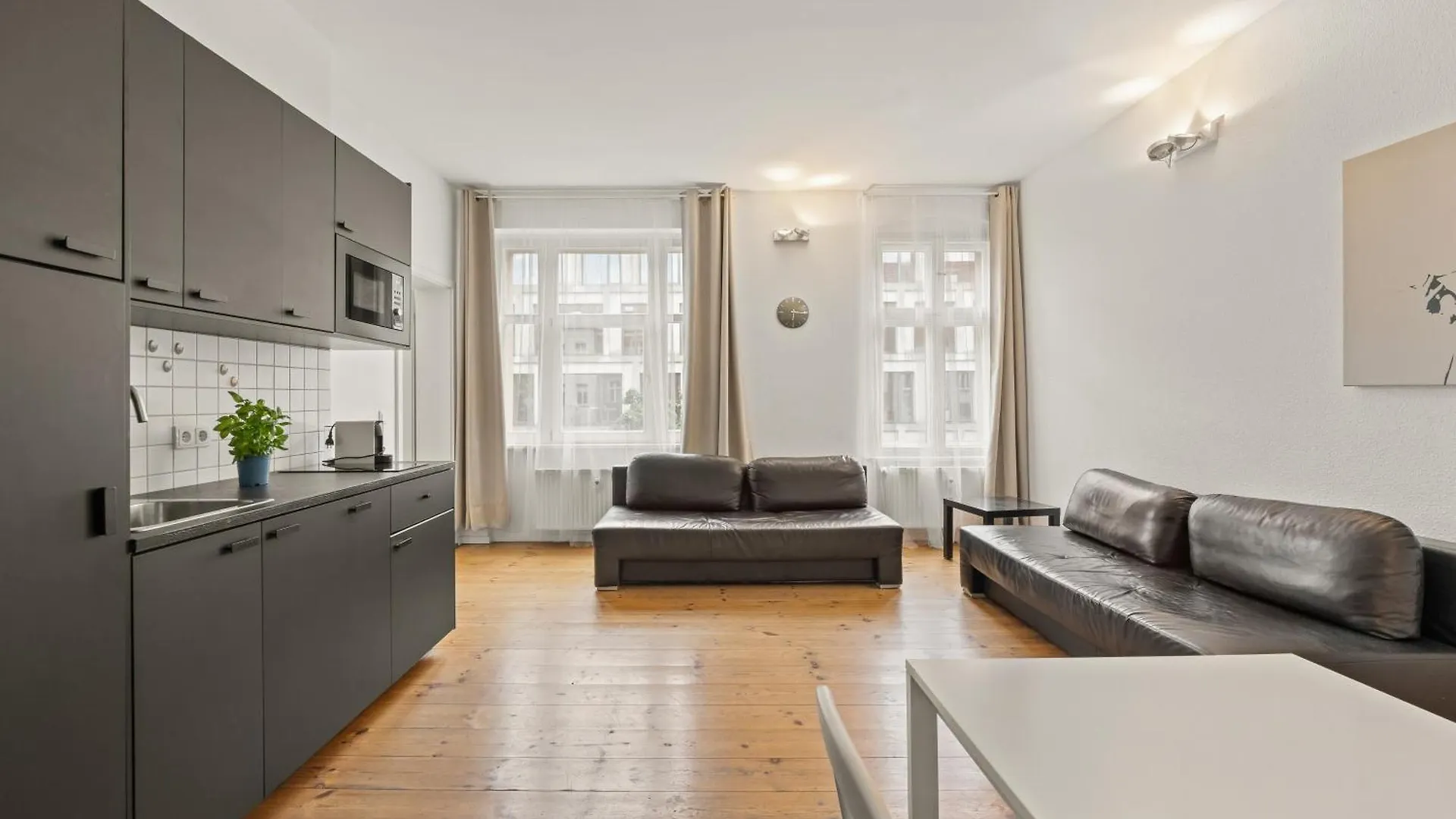 Mooeve Friedrichs Mid Apartment Berlin Germany